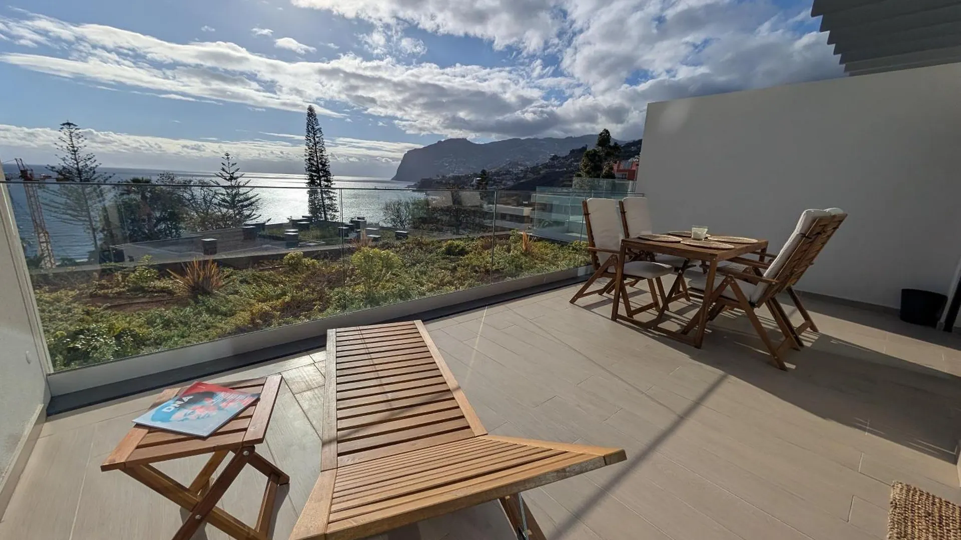 Breathtaking Oceanfront Living, Sunset Facing 3-Bedroom Flat In Acqua Residences フンシャル