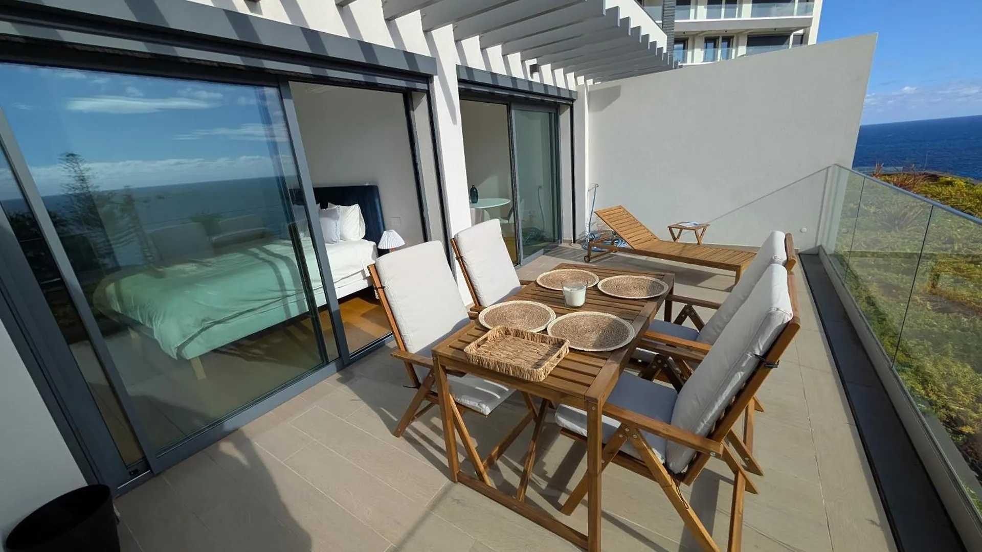 Apartmán Breathtaking Oceanfront Living, Sunset Facing 3-Bedroom Flat In Acqua Residences Funchal  Portugalsko