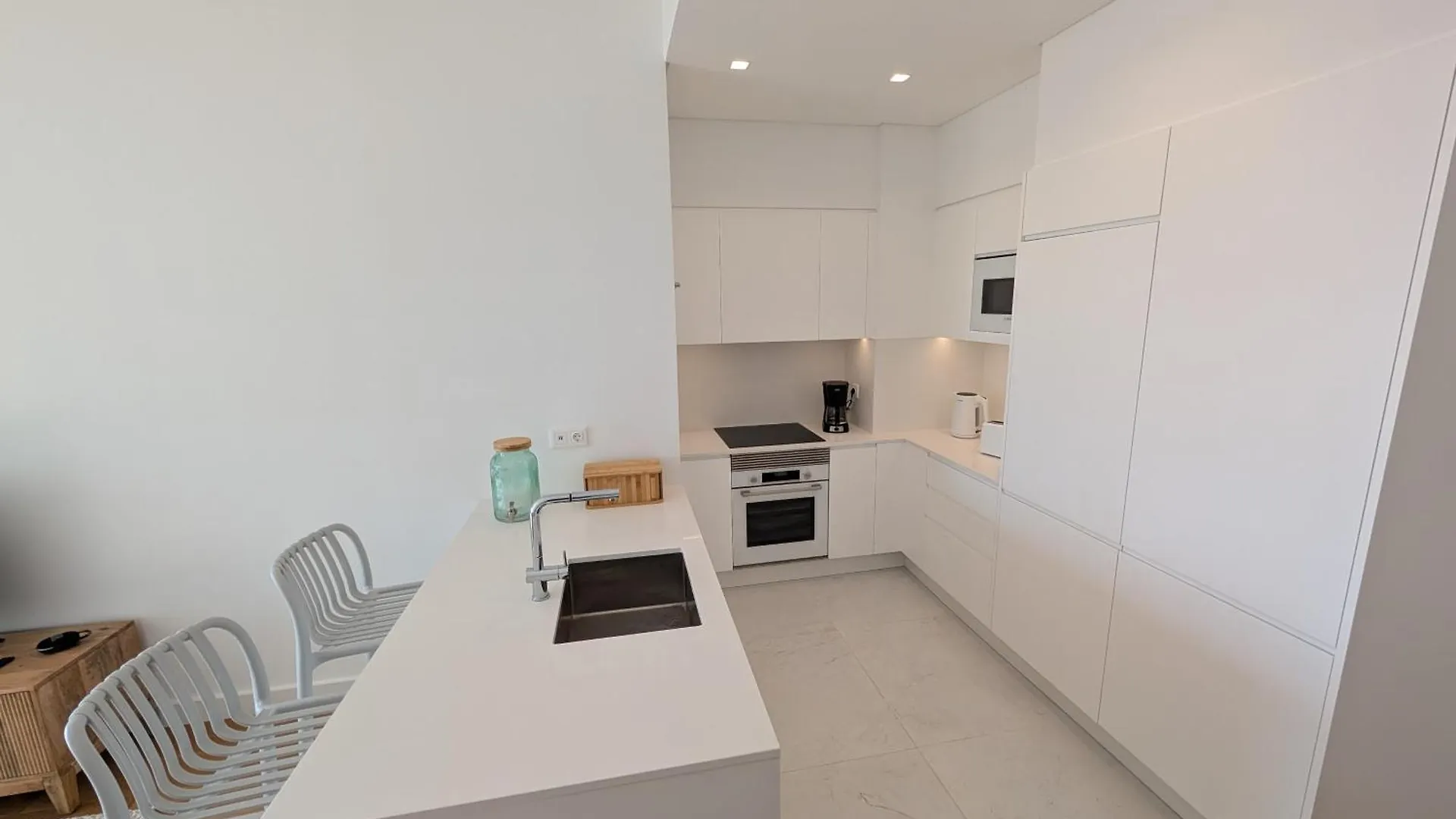 アパート Breathtaking Oceanfront Living, Sunset Facing 3-Bedroom Flat In Acqua Residences フンシャル